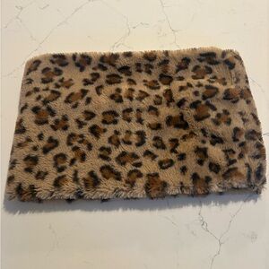 Cozy Leopard Print Faux Fur Womens Winter Neckwarmer 🐆